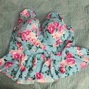 Torrid Size 2 floral ruffle tankini